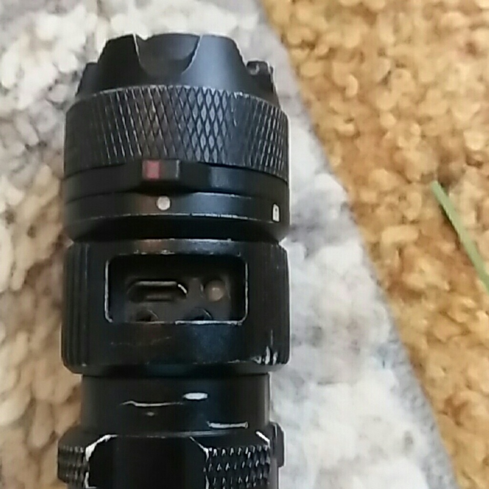 Led chargeable flash ligh lithium-ion - Picture 2 of 3